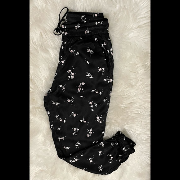 Dynamite| Satin Pants with tie - Picture 2 of 4